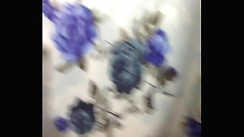 dụ được bà chị hàng xóm vô khách sạn mà éo cho chịch