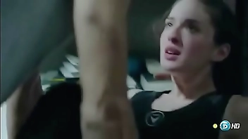 Please comment the name of actress or movie