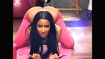 NICKI MINAJ Best Sexiest moments of performance