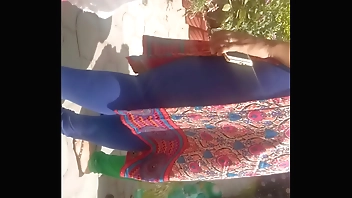 Indian bomb gaand walk