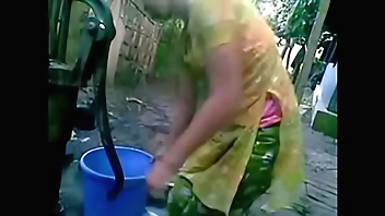 gramer meyader khola mela gosol  dekle purai deh hit