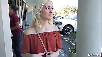 Anastasia fucked in the park for cash