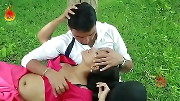 desi bhabhi sex with boy in park