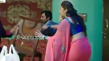 Huma quereshi pink transferant saree a visible sxy curves