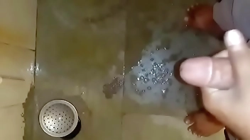 Bhabhi ke liye devar ne muth maari