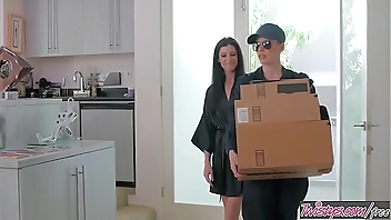 Twistys - She Knows How To Deliver India Summers Riley Nixon When Girls Play