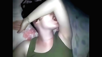 comendo a branquinha sem dó nem piedade ... salve pra ilha do macaco