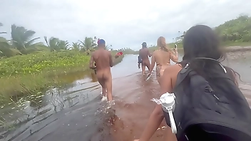 Fui fazer uma Putaria com minhas amigas no pântano da Bahia