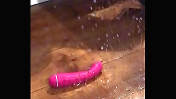 Horny wife home alone squirts a huge load all over the mirror