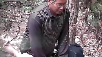 Asian old man fuck whore in wood  1 goo.gl/TzdUzu