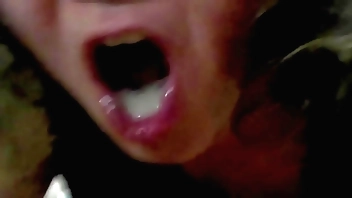 Japonesa casada chupando até ganhar leitinho