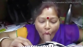 Aunty best sucking cock